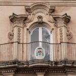 Un balcone della facciata