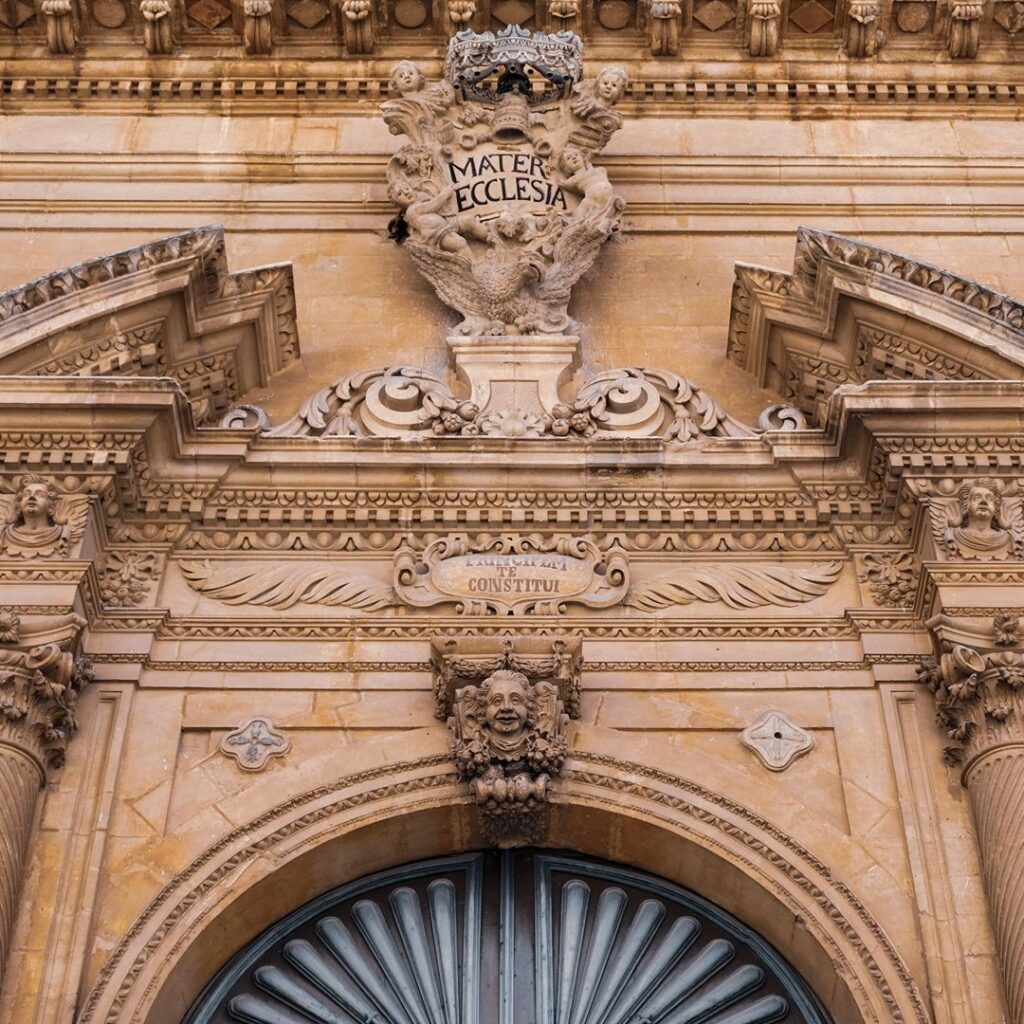Dettaglio della facciata della Chiesa di San Domenico