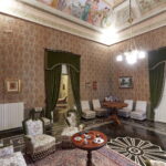 Salone con arredi d'epoca
