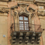 Uno dei balconi del palazzo