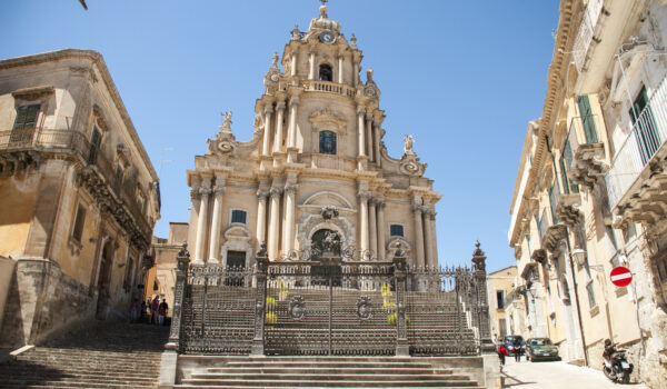 Church of San Giorgio, view from the front, Ragusa