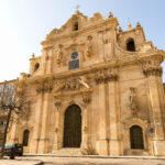 Église mère Saint-Ignace de Loyola, extérieur