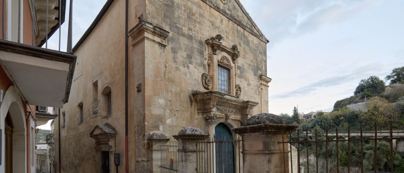 facciata della chiesa