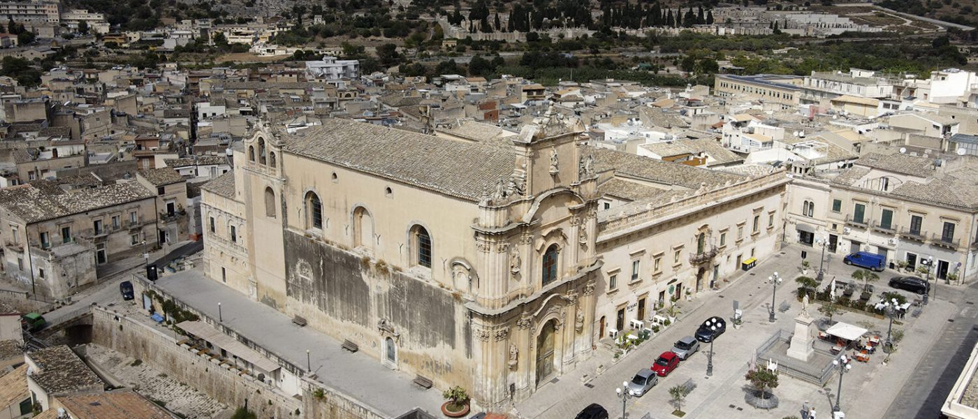 La chiesa e il convento dall'alto
